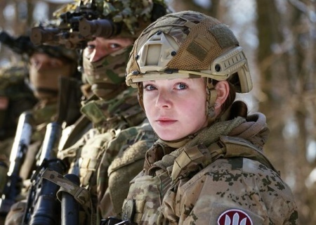    «Зачем тебе лишние 2 миллиона?» Минобороны Украины продолжает зазывать молодёжь подписывать контракт «18—24»