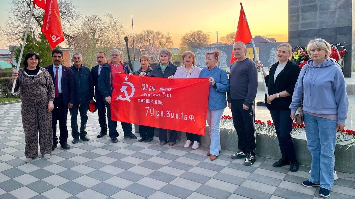    Алимова: на саратовскую землю доставили копию Знамени ПобедыНовости Саратова и области – Сетевое издание «Репортер64»