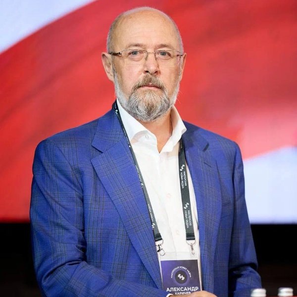 Источник: Знание, https://russia.znanierussia.ru/slot/bolshaya-rabochaya-konferenciya-znanie-gosudarstvo-obshestvennye-64671/