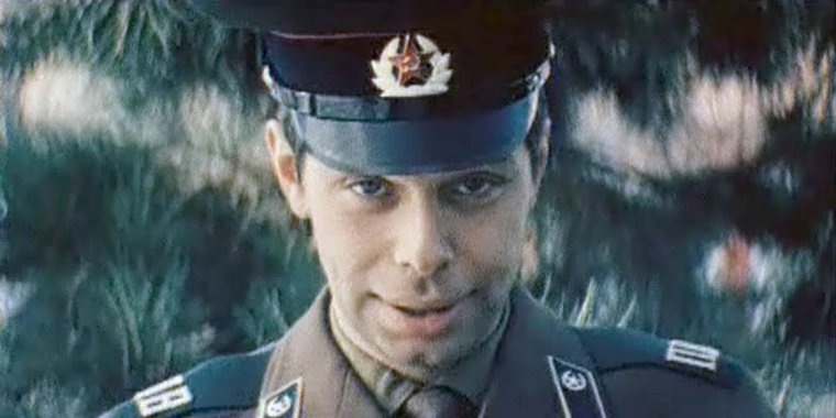 Актёр снимался в советских фильмах «Освобождение: Битва за Берлин», «Аты-баты, шли солдаты...»
Фото: Кадр из фильма «Пограничный пёс Алый» (1979) / Киностудия им. М. Горького / Режиссер Юлий Файт