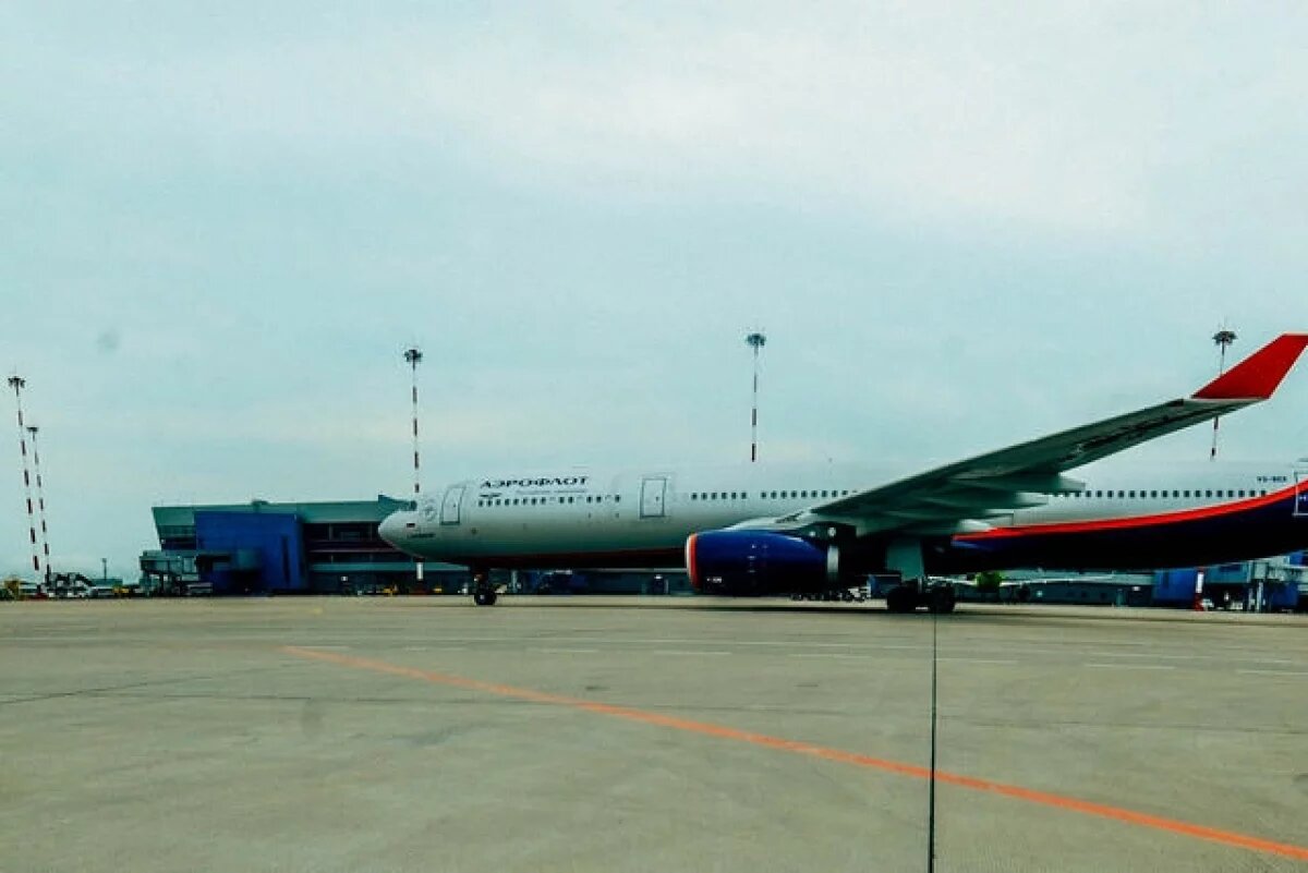    Врач из Воронежа, летевшая из Владивостока в Москву, помогла пассажиру