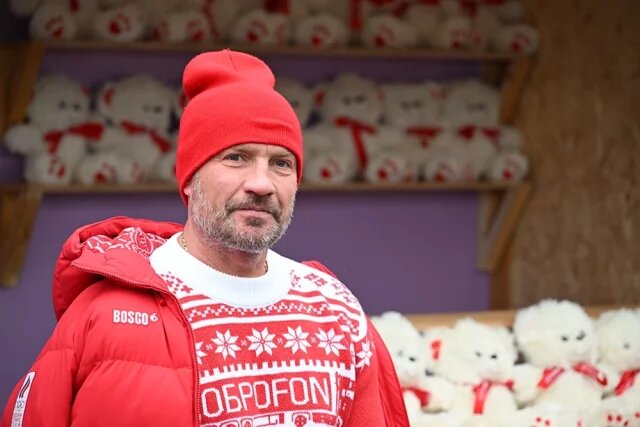    Какой фильм Никиты Михалкова Роман Костомаров считает мотивирующим?