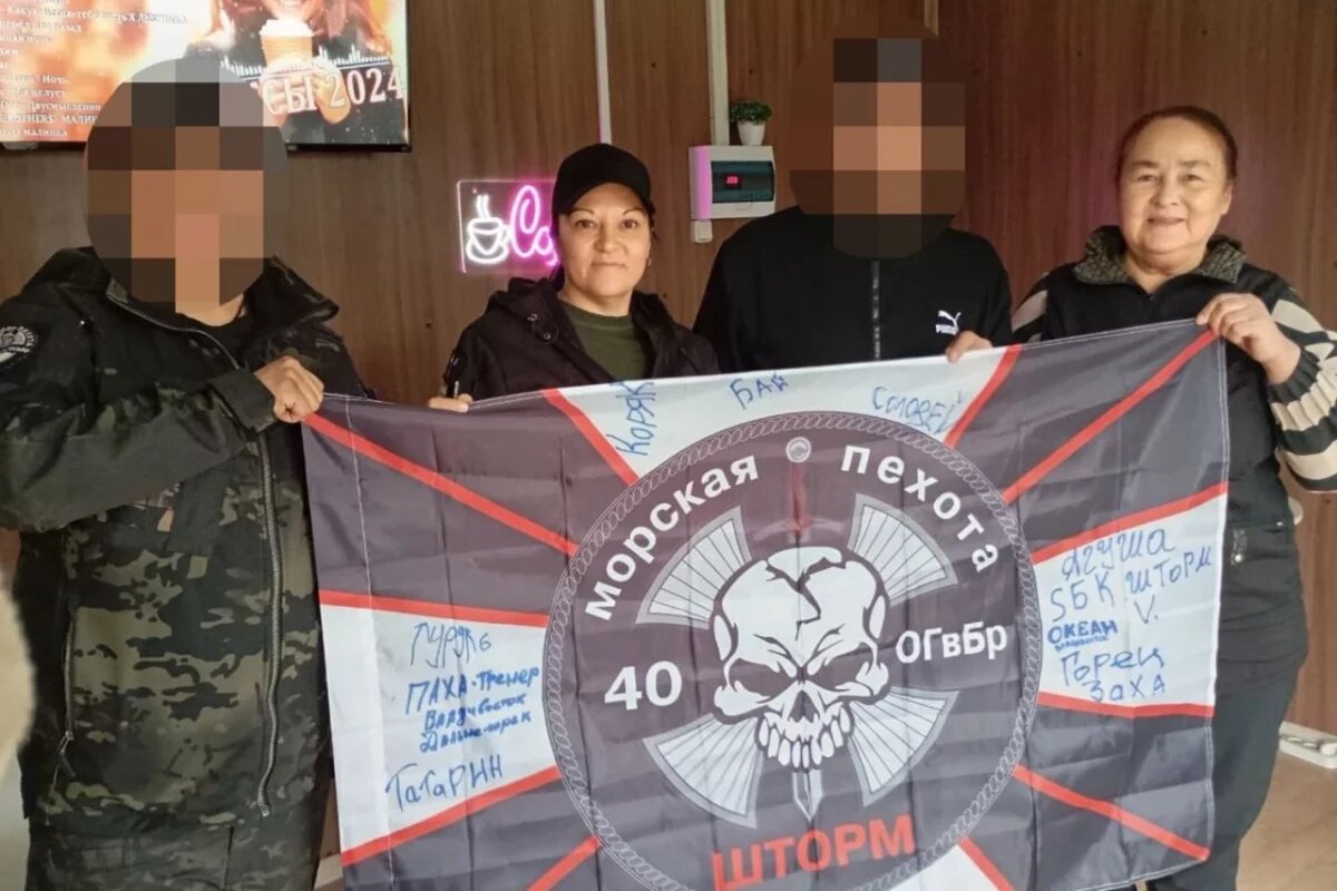    Камчатский депутат и её помощница доставили помощь военным в зону СВО