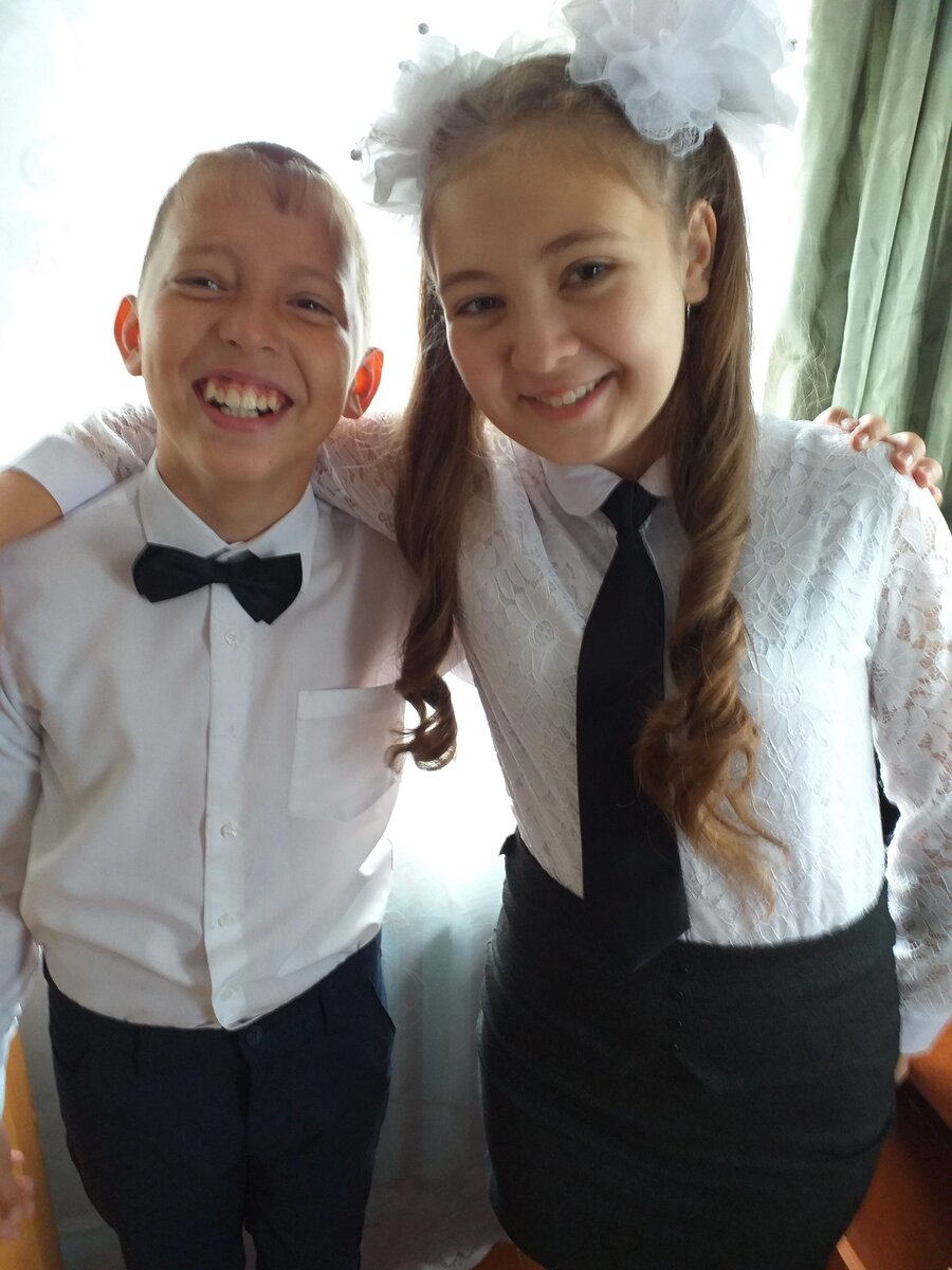 Внук Илюшка и доча Сашенька 