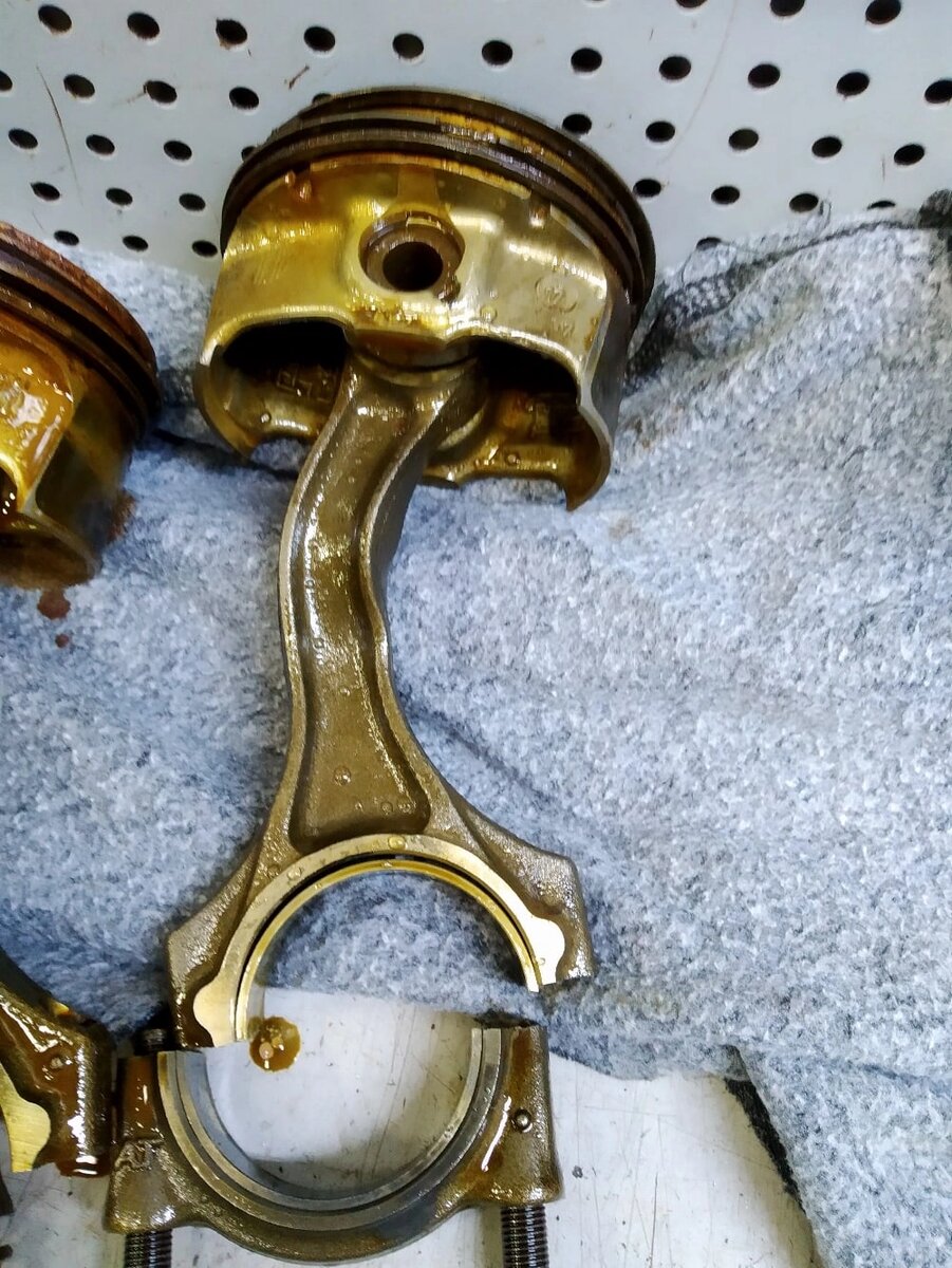 Шутан загнут в следствии гидроудара.