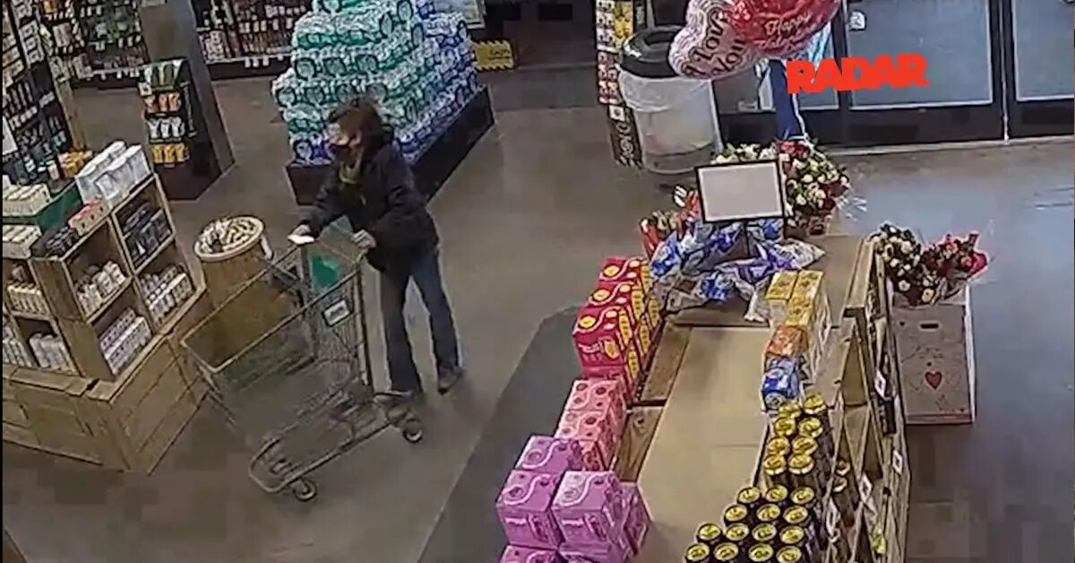 Бетси аракава в магазине в день кончины