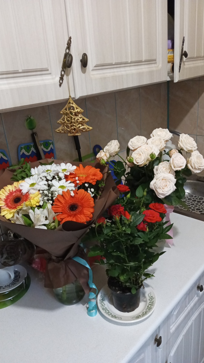 От сына, коллег и начальства