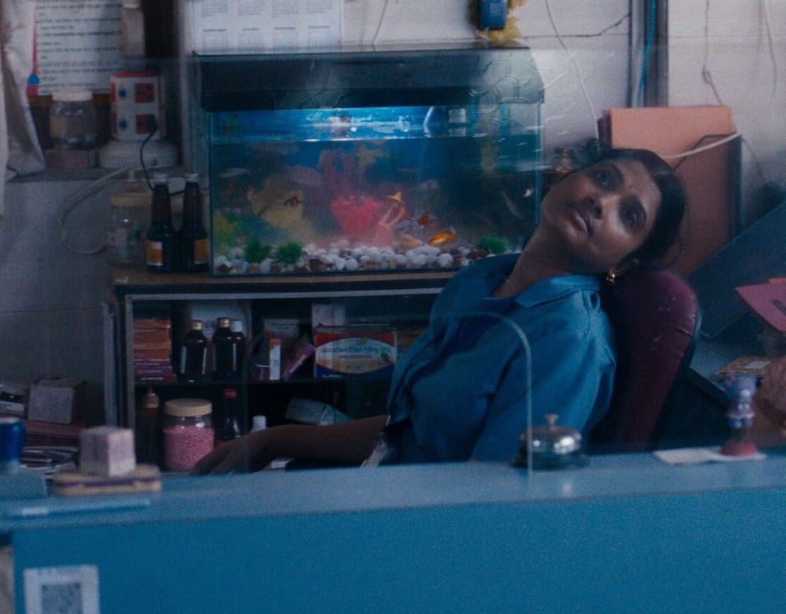 Кадр из фильма "Все, что нам кажется светом".