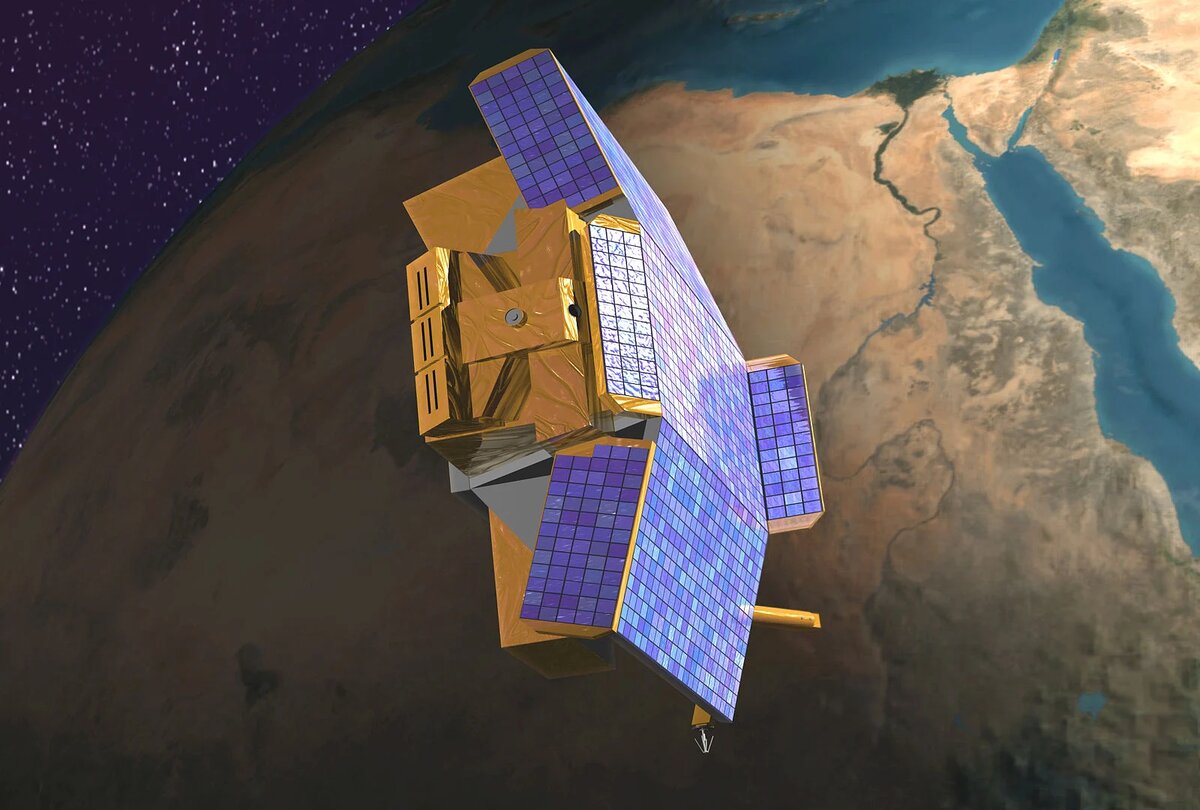 CHIPS (Cosmic Hot Interstellar Plasma Spectrometer) — это спутник NASA, предназначенный для картирования межзвёздной среды, в частности для изучения горячего межзвёздного плазматического вещества. 
Основная цель миссии CHIPS заключается в исследовании взаимодействия между солнечным ветром и межзвёздным веществом. Спутник измеряет рентгеновское излучение и другие виды излучений, исходящие от горячей межзвёздной плазмы, что позволяет астрономам более точно картировать структуру и состав межзвёздной среды.
