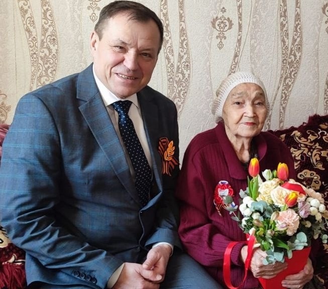    Из поколения победителей