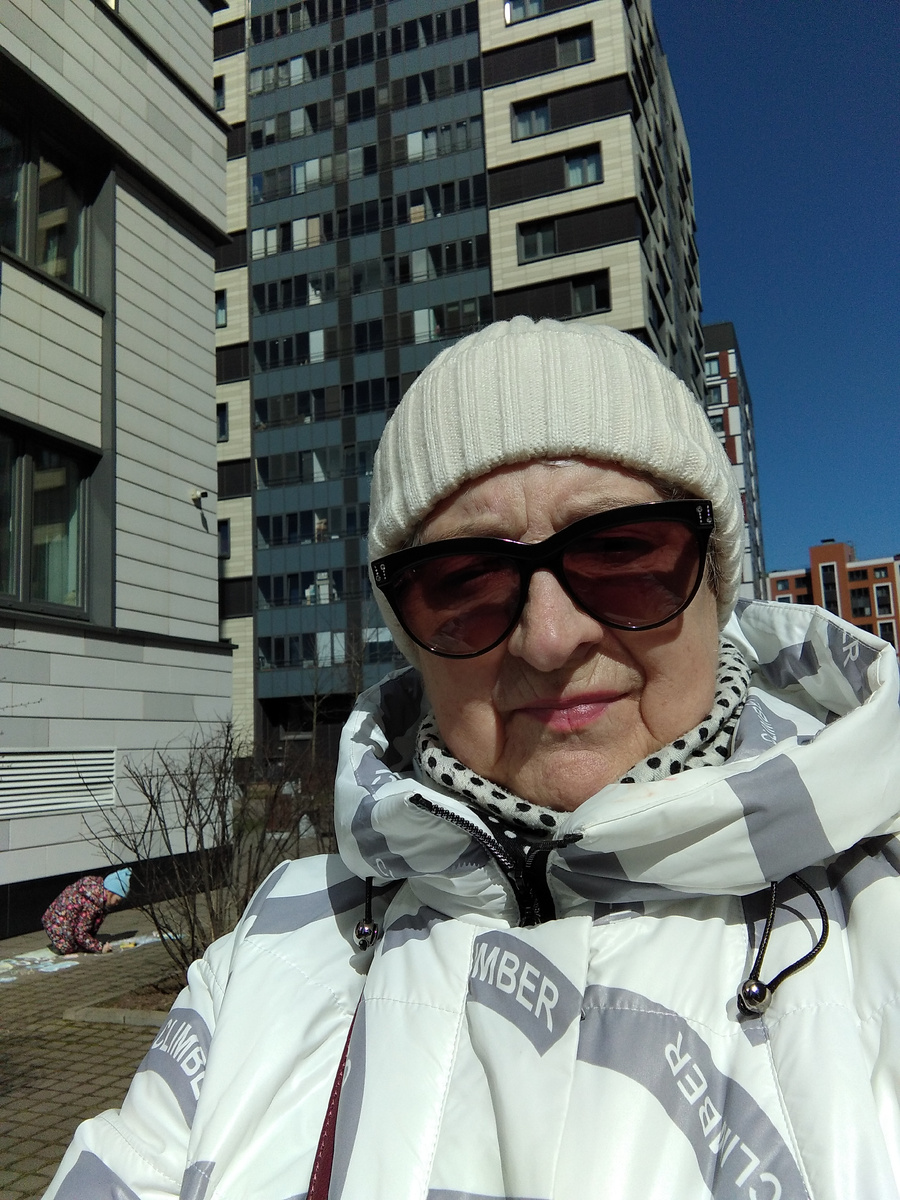 У меня самый замечательный возраст!Раньше было нельзя,скоро будет поздно,а сейчас в самый раз.🤓💕