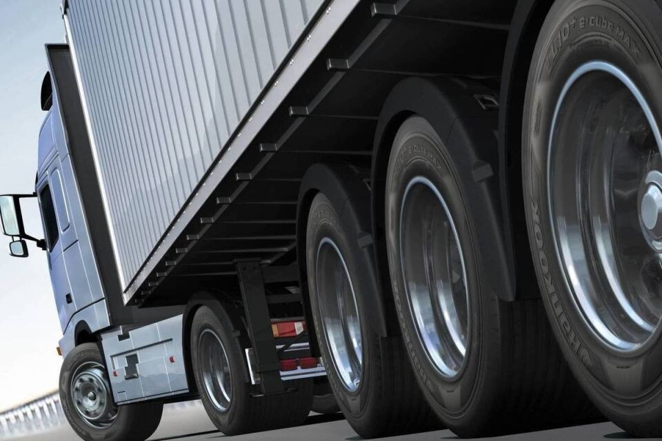    Фура. Грузовик. Источник: pixabay