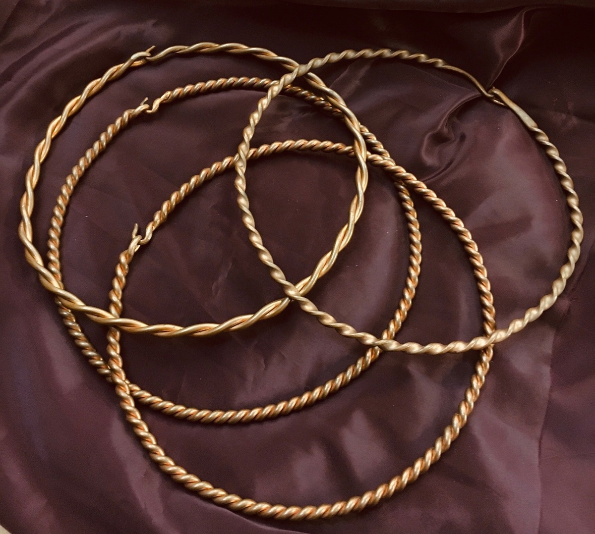 Гривны из ассортимента магазина Артельный Ряд