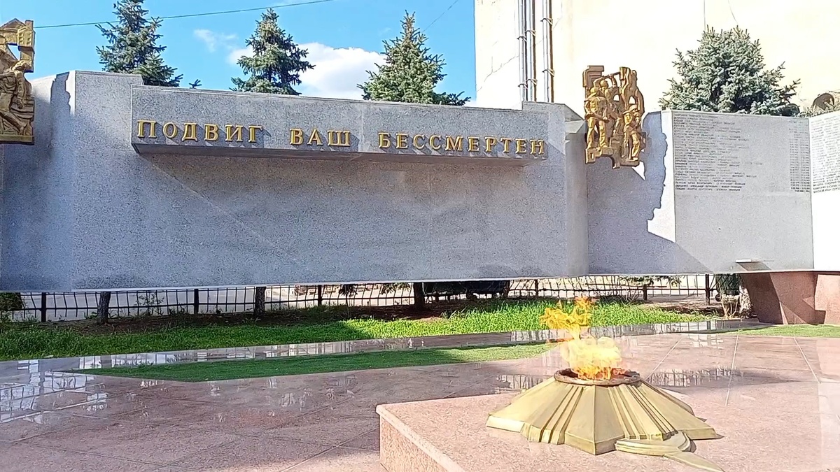 Мемориальный комплекс "Сотрудникам правопорядка Дона, павшим при выполнении служебного долга". Фото из личного архива.