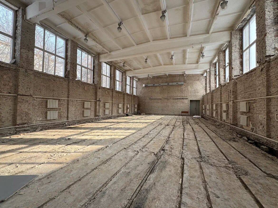     Красноярцам показали, как идет восстановление аварийной школы № 66