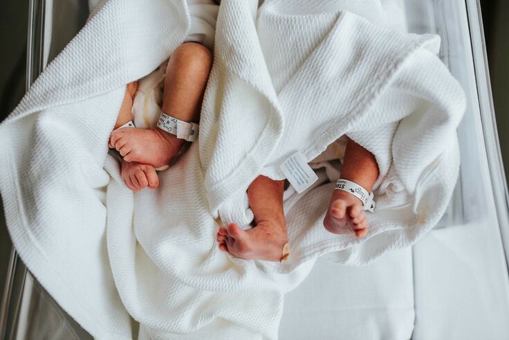 Дети близнецы