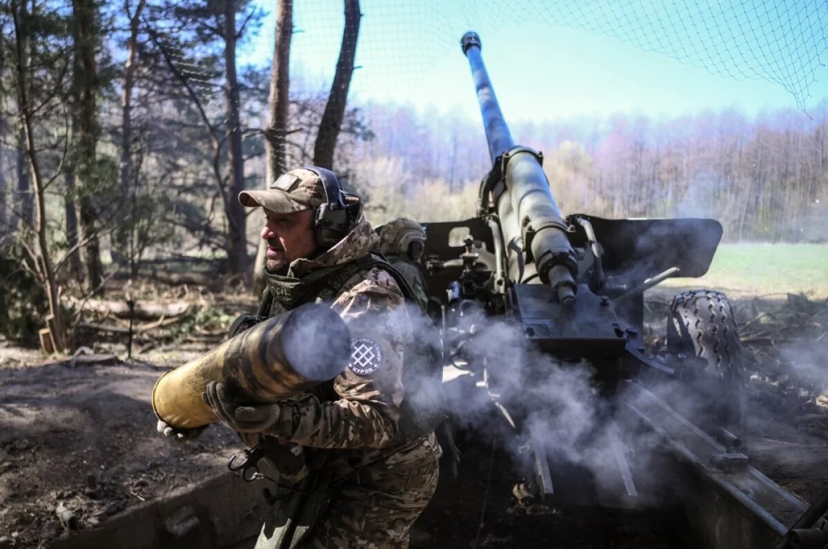    Боевая работа артиллерийского расчета 130-мм гаубицы М-46 30-го мотострелкового полка группировки войск «Север» ВС РФ.