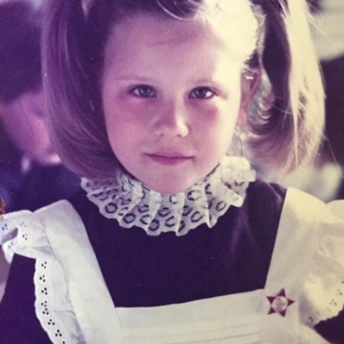    Анастасия Макаревич в детстве / dzen.ru