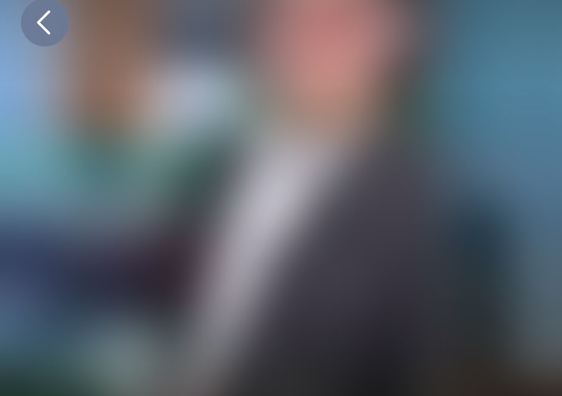 Вот такое фото на аватарке звонящего