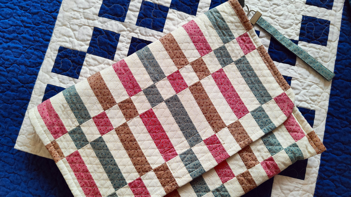 Сумка с ручкой.