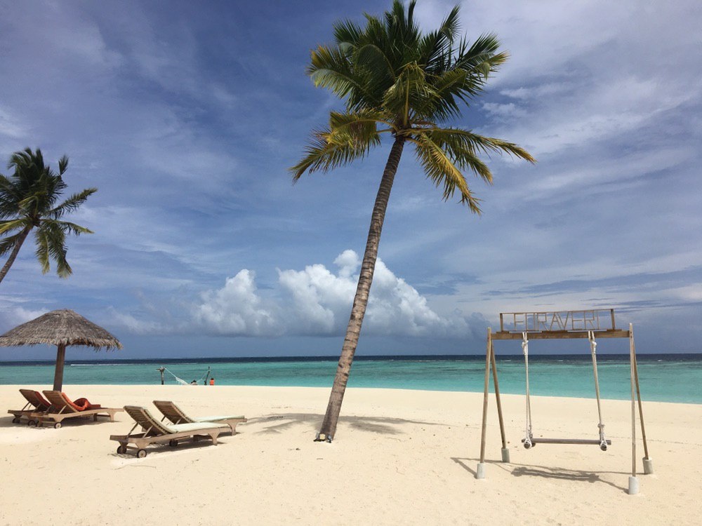 Мальдивы белоснежный пляж