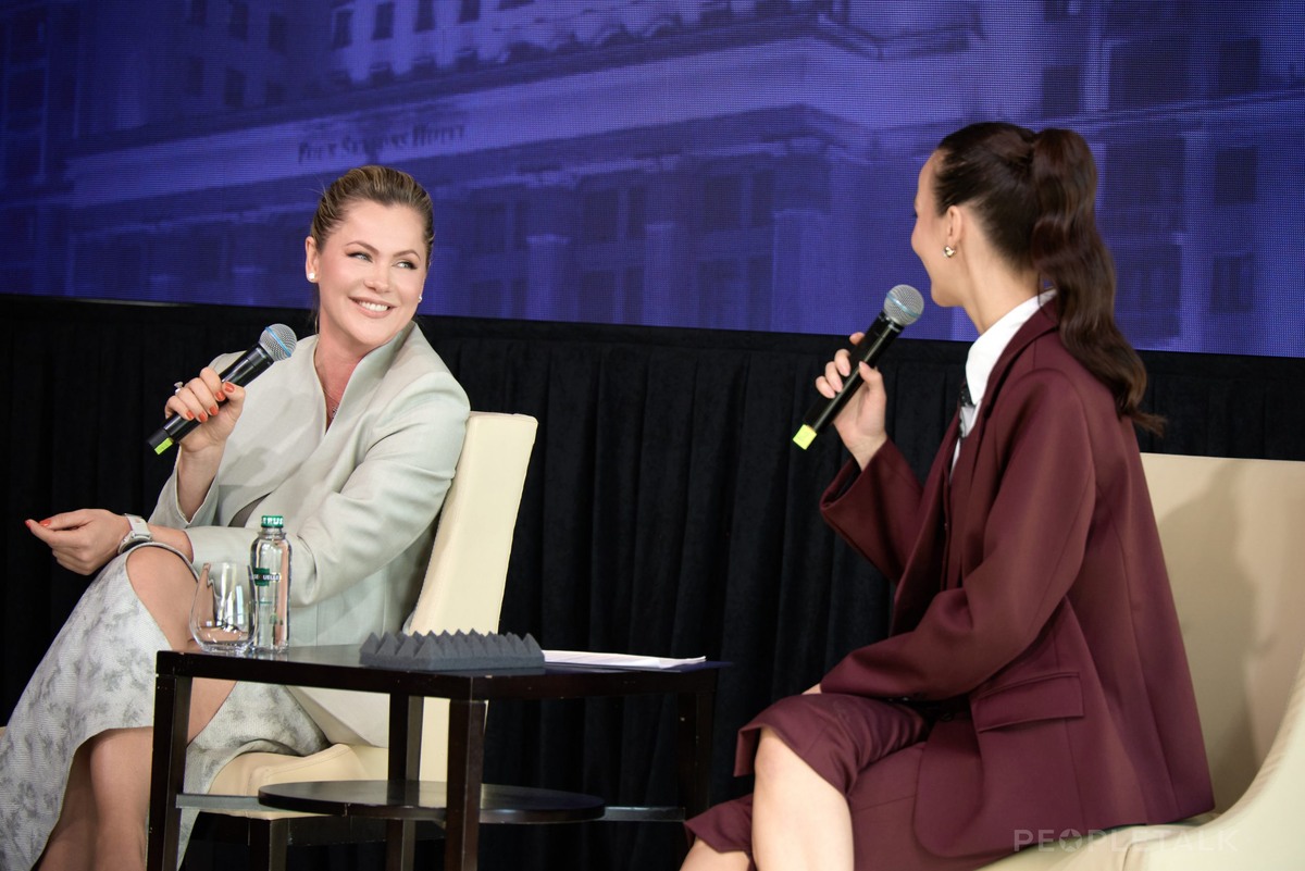    Наталия Гундерина и Ксения Аносова (PEOPLETALK)