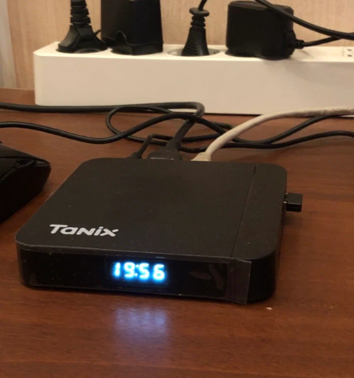 Фото ТВ-приставки Tanix W2 из отзывов на ЯМ.
