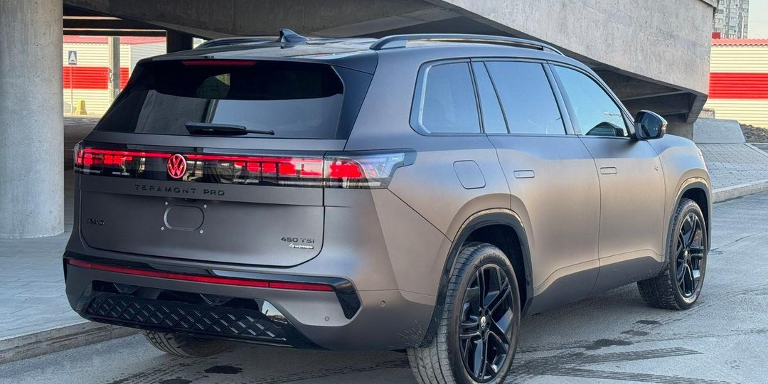 В России начали продать Volkswagen Teramont в новом кузове. Сколько он стоит?