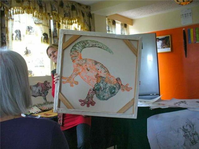 сразу и не угадать из чего картины