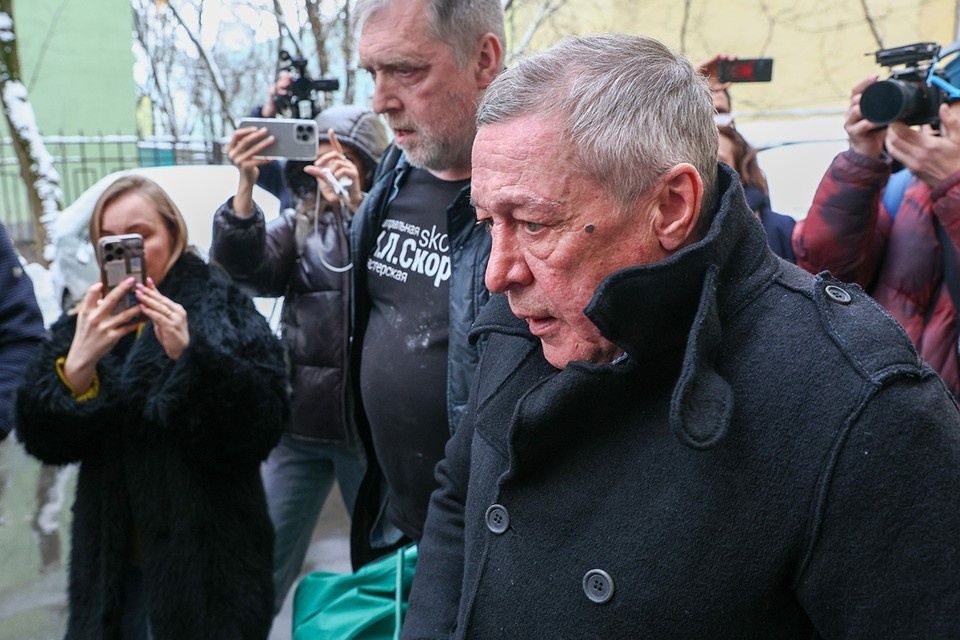 В Инете видео этой встречи много, если захотите посмотреть. Фото Яндекс.Картинки. 