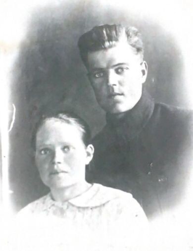 1930-н годы. Клепчинов Михаил Лаврентьевич и Ольга Ефимовна