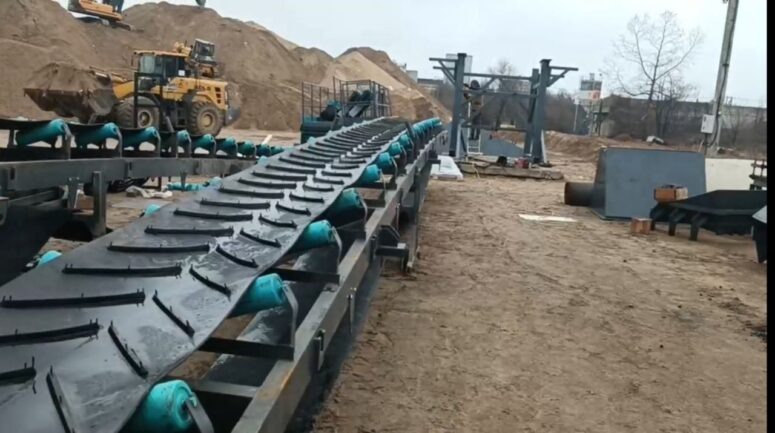    Площадка временного хранения замазученного песка в хуторе Воскресенском / оперативный штаб Краснодарского края