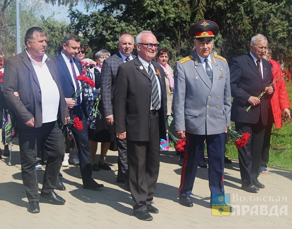     Волжский принял участников патриотического проекта областного совета ветеранов
