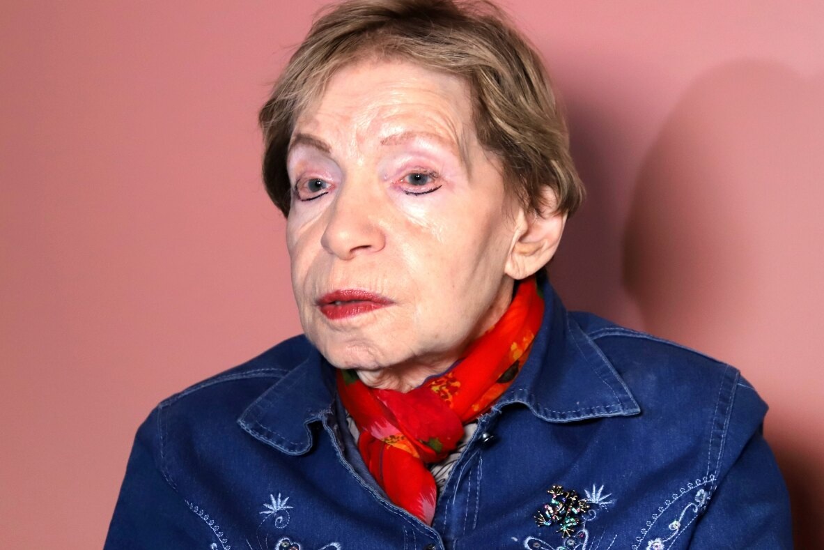     Андрей Малахов показал, как вдова Андрея Вознесенского отпраздновала 101-й день рождения