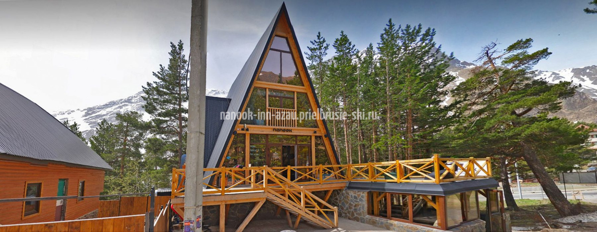 Nanook Inn поляна Азау