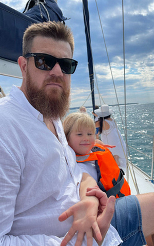 Борис с дочкой на яхте в Словении