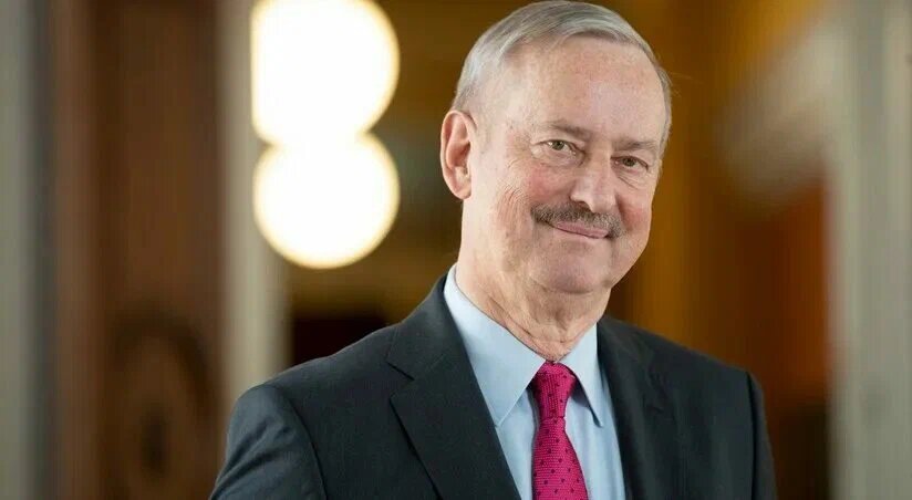 Отец КАллас - красный банкир, а потом и премьер Эсонии