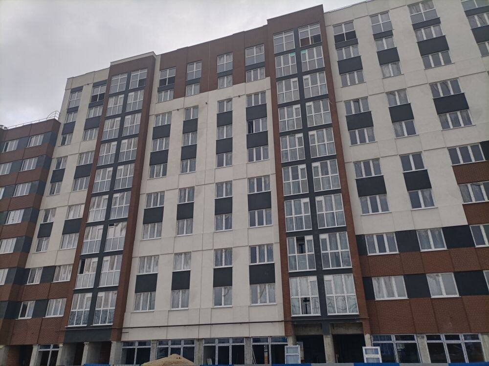 Фото — «Дом.рф». ЖК «Янтарный» в марте 2025 года.