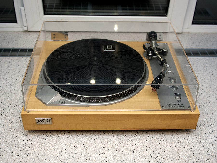 Victor JL-B31 (фотография из сервиса "Яндекс картинки"). 