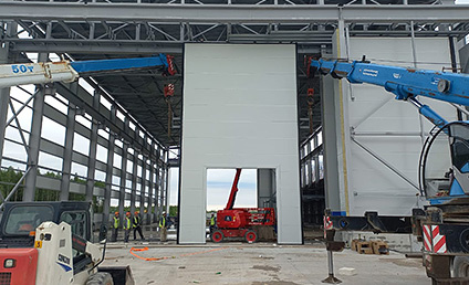 Листайте вправо...