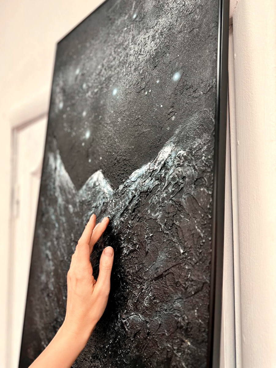 Тёмная картина с горами от Ксении Елисеевой