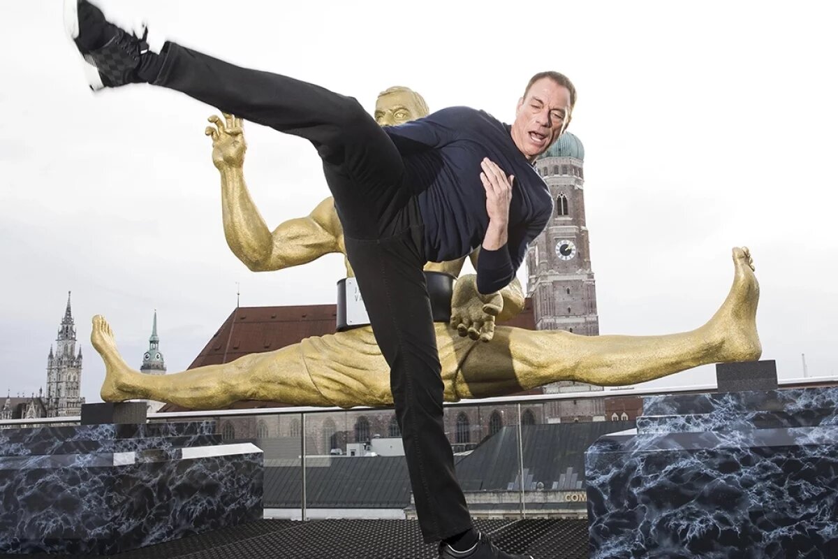    Практически всю свою славу Ван Дамм заработал в прошлом веке, но так уж вышло, что он хорошо запомнился на постсоветском пространстве.