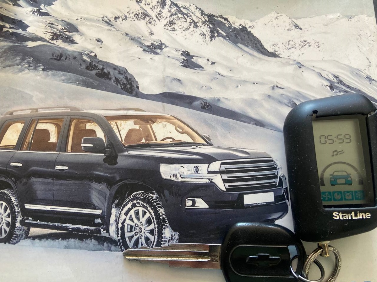 До этого момента мы говорили о громких автомобильных историях — легендарных моделях, выдающихся конструкторах и кинематографических шедеврах. Но сегодня поговорим о мелочах, которые делают ежедневное вождение комфортнее, безопаснее и даже дешевле.