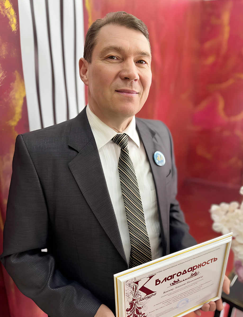 Алексей Козлов: «Время летит вперед, оставляя приятные воспоминания о прошедших годах, наполненных заботой о семье и доме, односельчанах, любимой работе» (фото предоставлено советом ветеранов Прочноокопского сельского поселения).