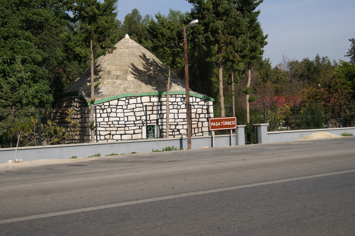 мавзолей Paşa Türbesi (Листайте галерею)
