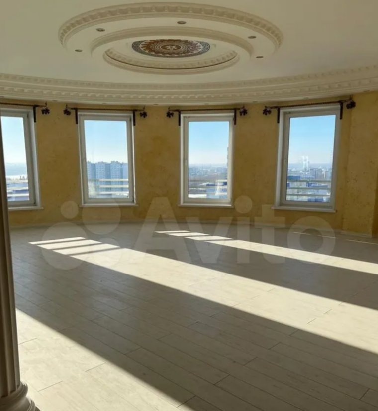 Панорамный вид открывается из окон квартиры. Фото: Авито