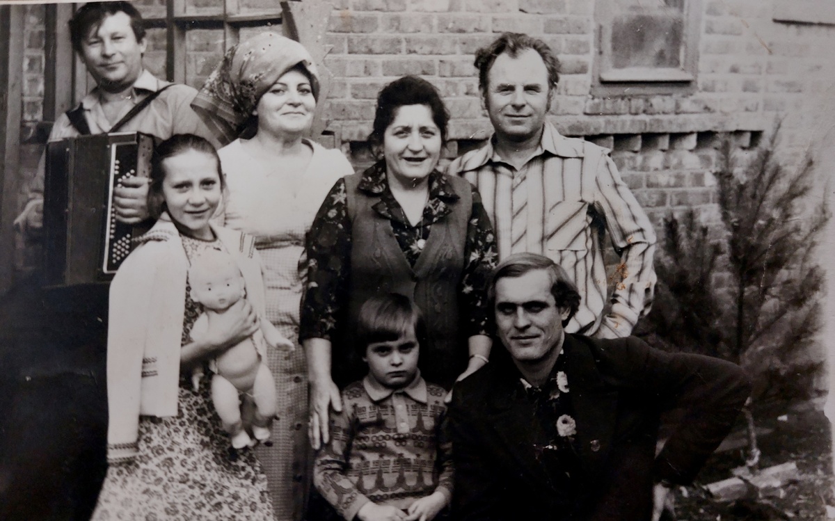 1970-ые. Колодяжные. Василий Николаевич и Надежда Фёдоровна сверху справа