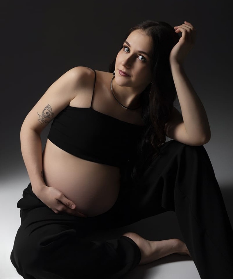 Моя младшая дочь Карина. Фото сделано когда она была на восьмом месяце беременности