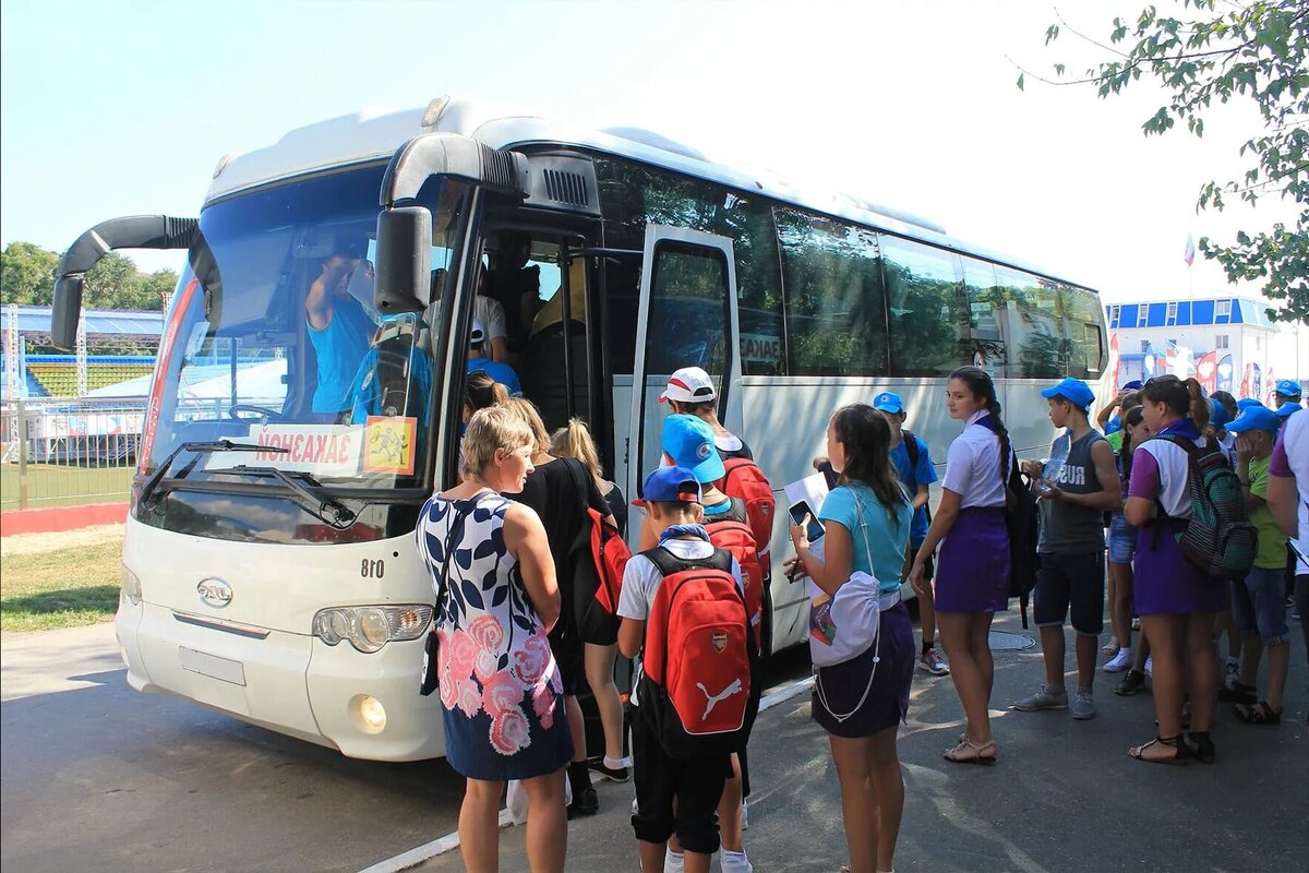 сбор группы у автобуса