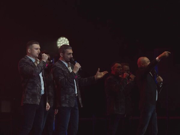 Благотворительные концерты в Курской области. Фото © Хор Турецкого